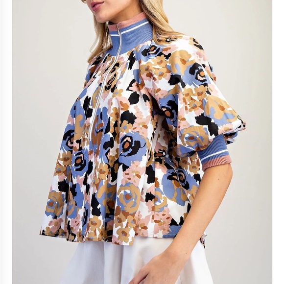 Eesome Floral Top - Picture 2 of 6